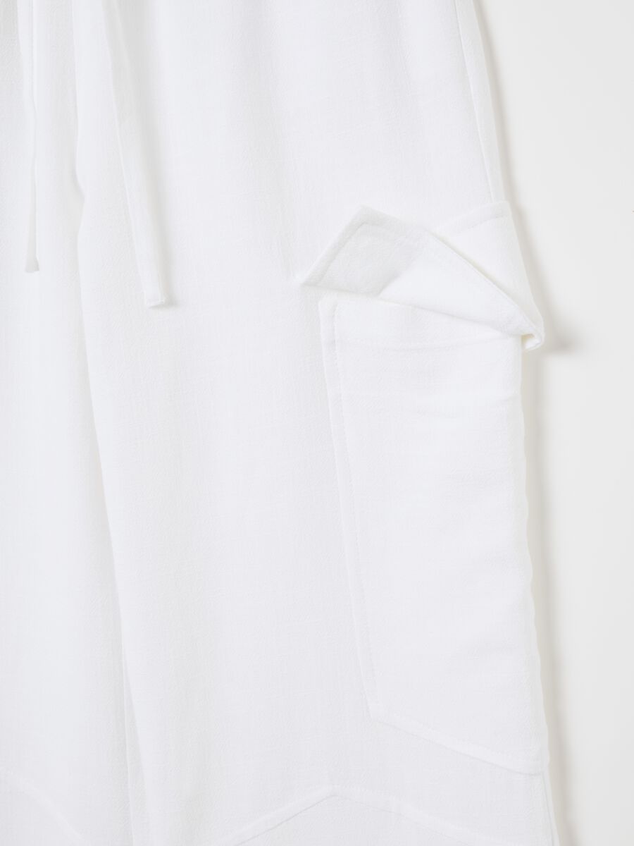 White Linen Wide-Leg Cargo Trousers_5