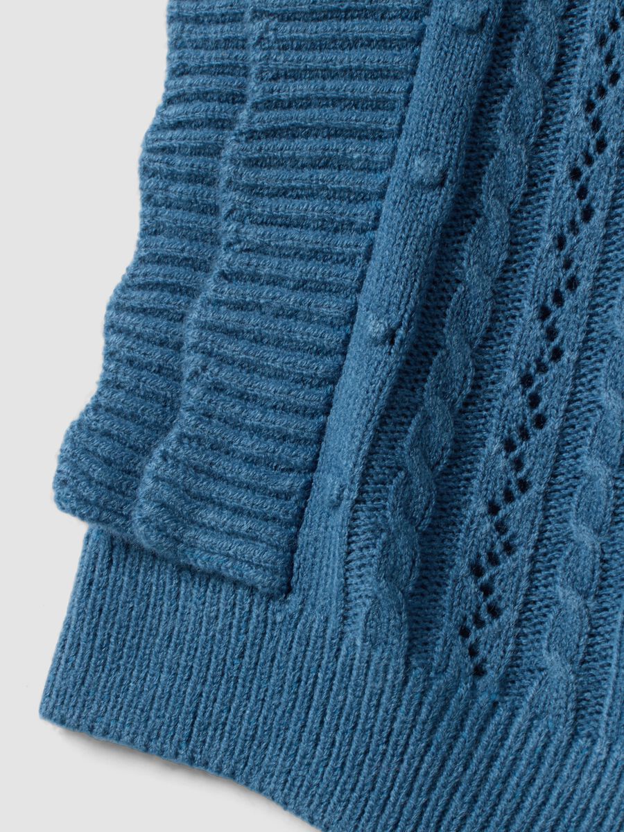 Blue knitted gilet with ruffles and cable knit_3