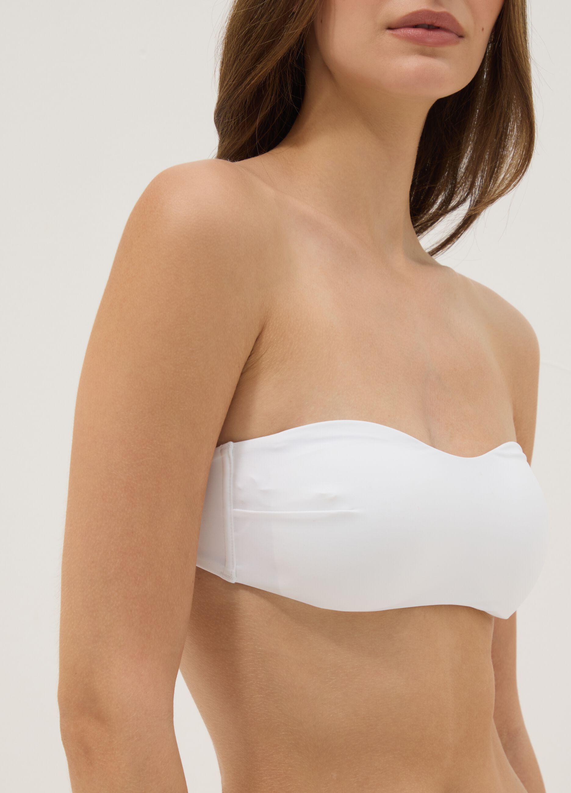 Wei&szlig;es Bandeau-Bikini-Top aus Stretchmaterial