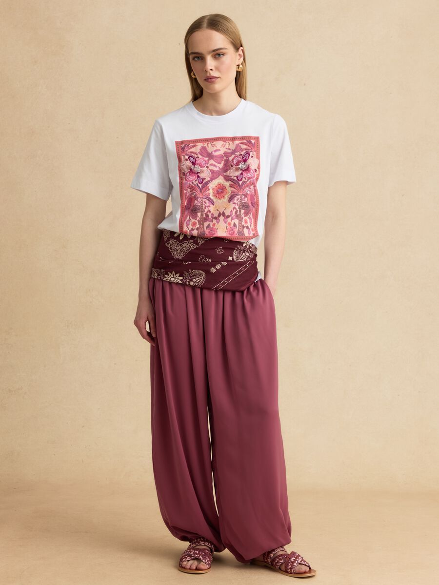 Wei&szlig;es T-Shirt aus reiner Baumwolle mit floralem Print_2