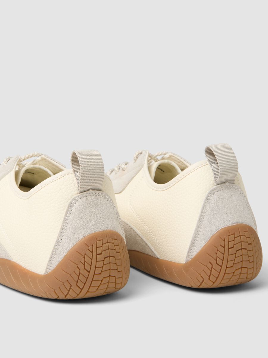 White and beige regular fit trainers with rubber sole_2
