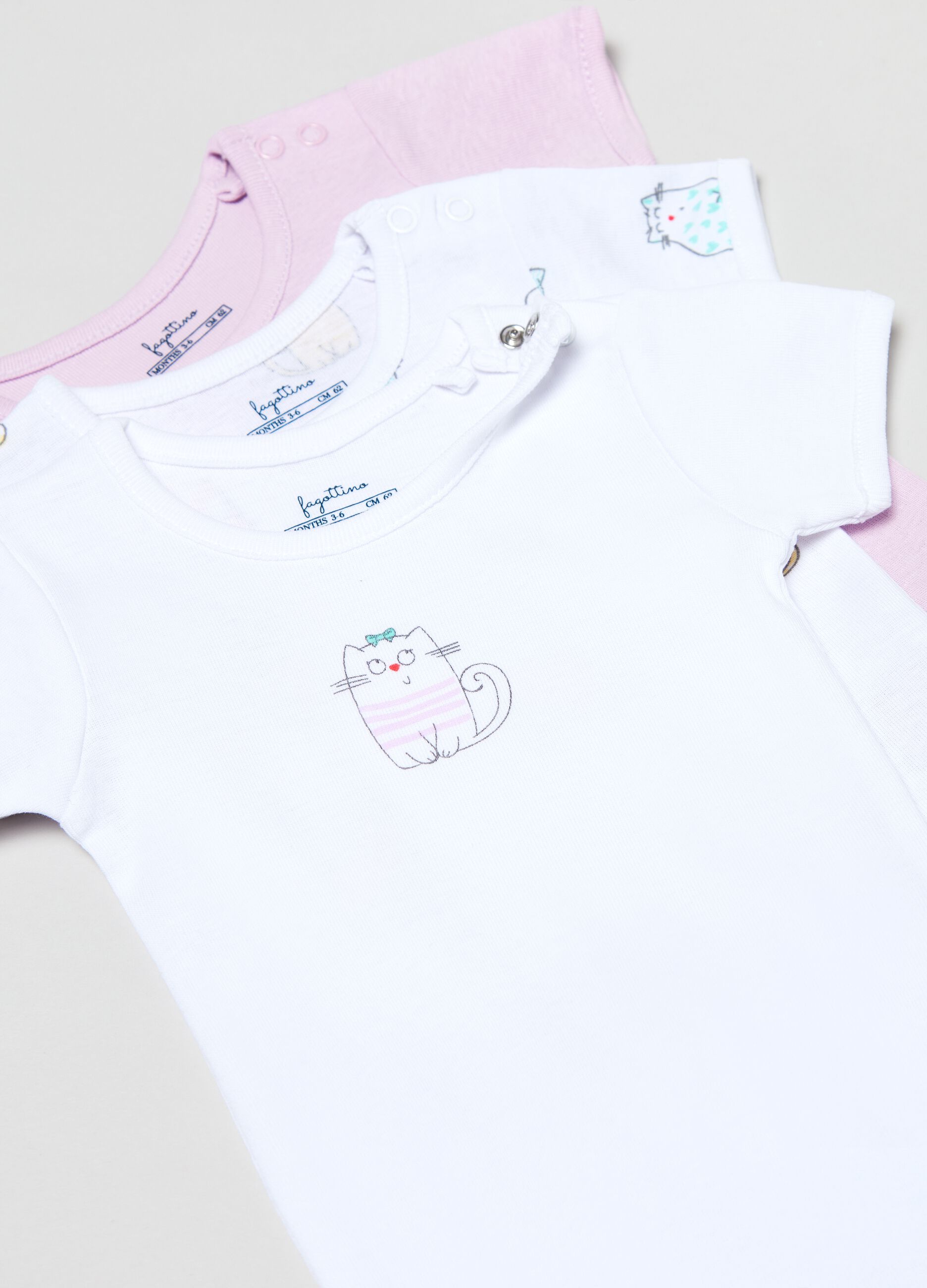 Three-pack cotton bodysuits with kitten print