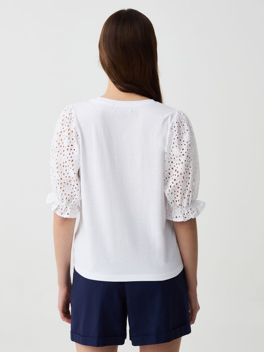 T-shirt with puff sleeves in broderie anglaise_2