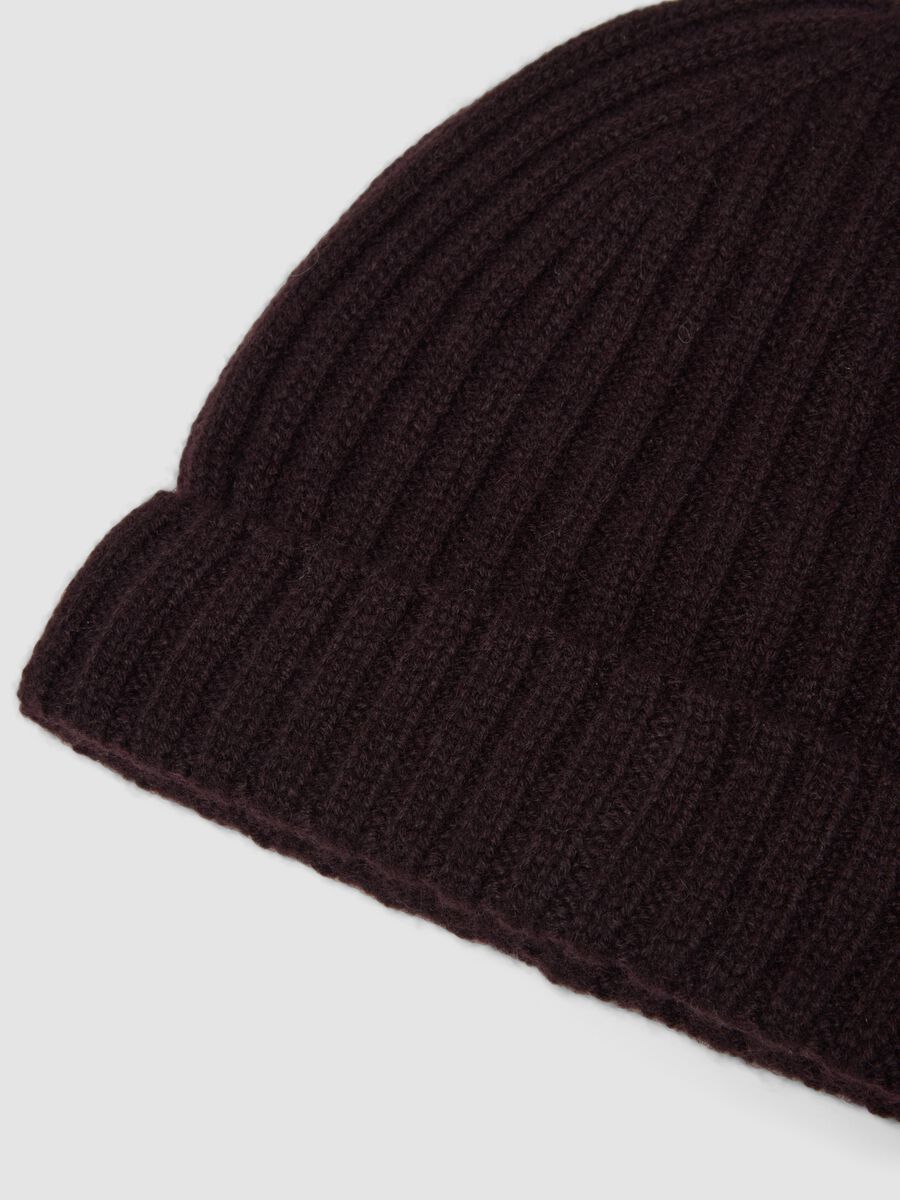 Berretto marrone in puro cashmere a coste_1