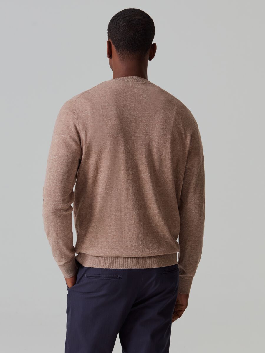 Cotton and linen pullover with round neck_1