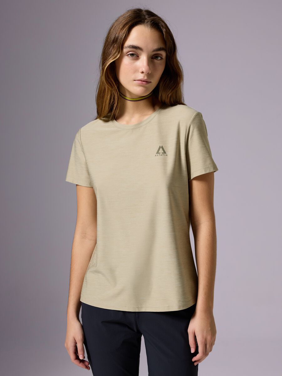 &Mu;&pi;&epsilon;&zeta; &Alpha;&theta;&lambda;&eta;&tau;&iota;&kappa;ή &Mu;&pi;&lambda;&omicron;ύ&zeta;&alpha; &mu;&epsilon; &Kappa;&omicron;&nu;&tau;ά &Mu;&alpha;&nu;ί&kappa;&iota;&alpha; Altavia_1