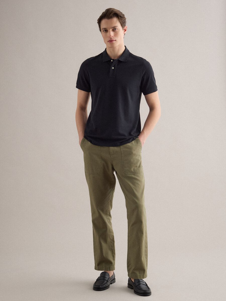 &Mu;&alpha;ύ&rho;&omicron; &pi;ό&lambda;&omicron; &mu;&epsilon; &kappa;&omicron;&nu;&tau;ά &mu;&alpha;&nu;ί&kappa;&iota;&alpha; &alpha;&pi;ό &kappa;&alpha;&theta;&alpha;&rho;ό &beta;&alpha;&mu;&beta;ά&kappa;&iota;, &kappa;&alpha;&nu;&omicron;&nu;&iota;&kappa;ή &gamma;&rho;&alpha;&mu;&mu;ή_2