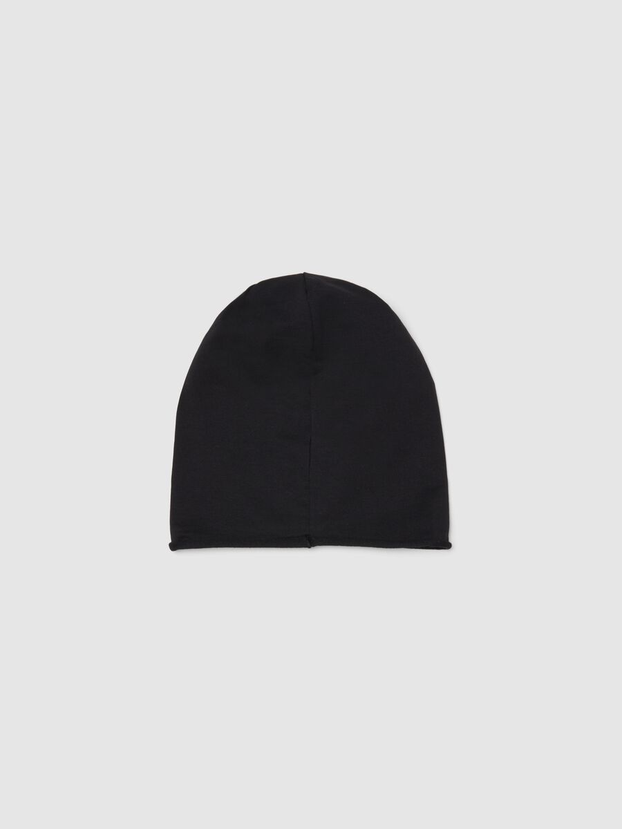 Black stretch cotton beanie for kids with stylized figures_1