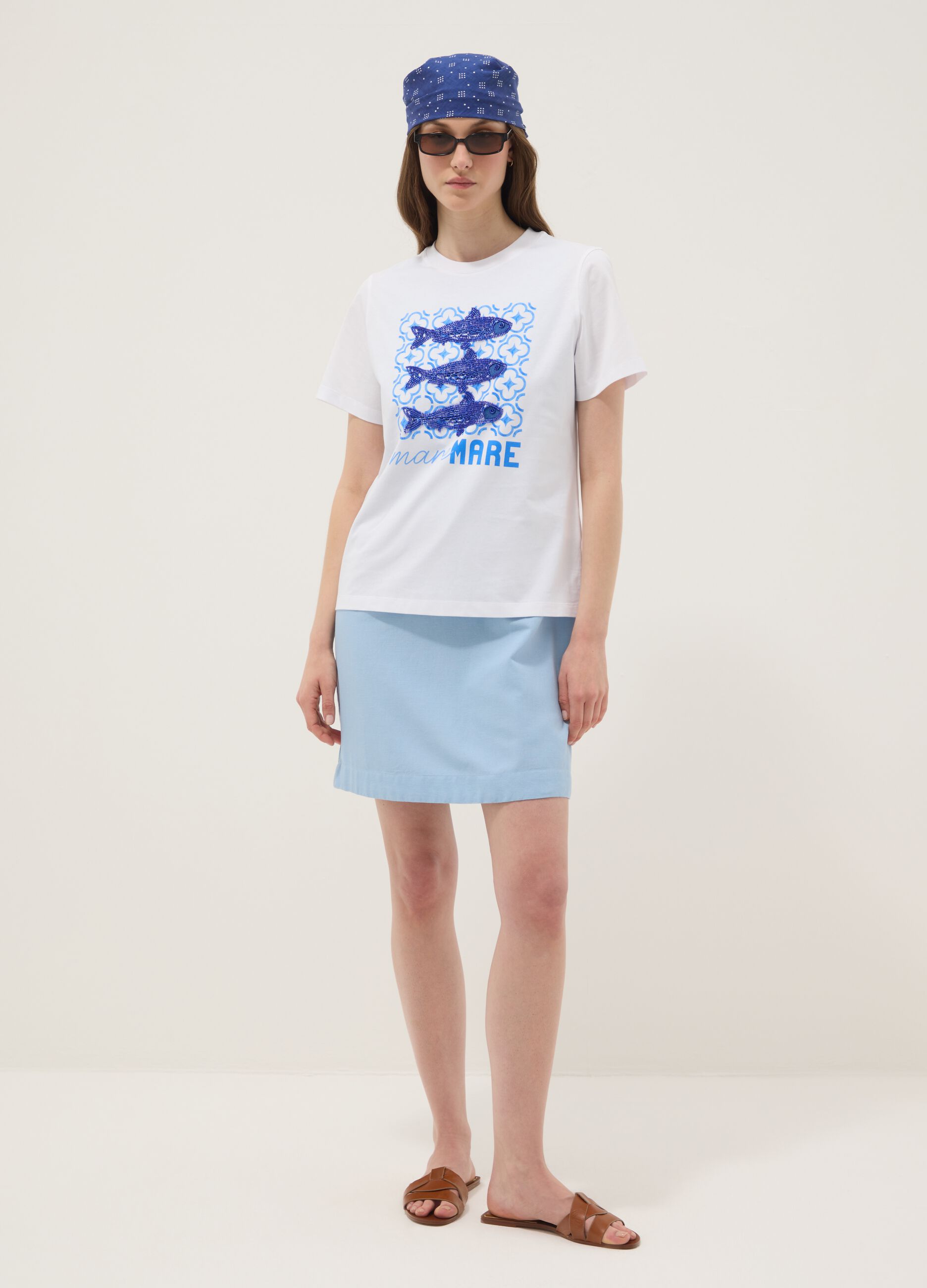 White 100% cotton T-shirt with front print