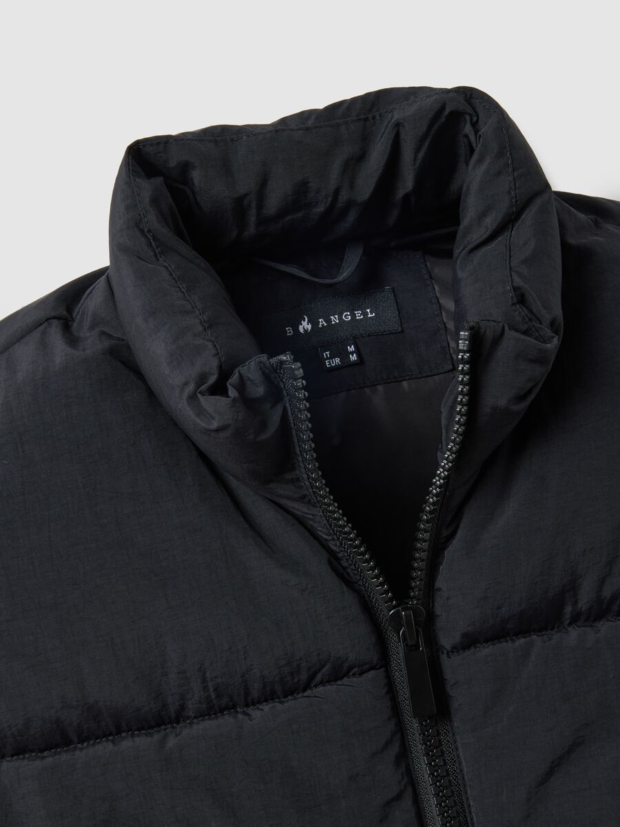 Schwarze gesteppte Weste im Regular Fit mit Rei&szlig;verschluss_1