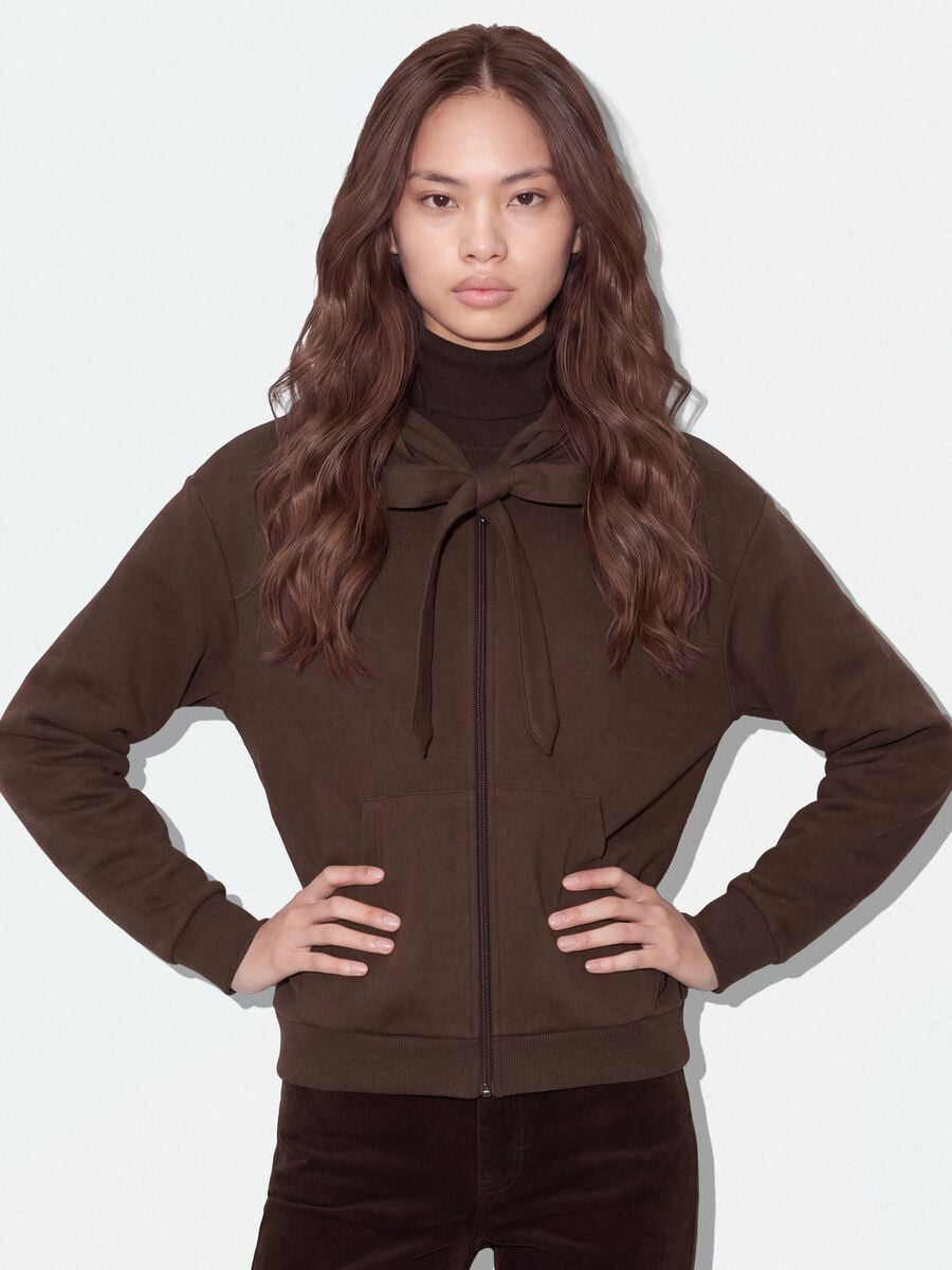 Brown hoodie with tied drawstring, relaxed fit_0