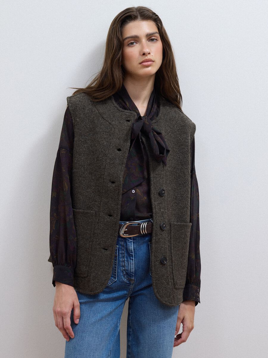 Gilet nero in pura lana con girocollo over fit_1