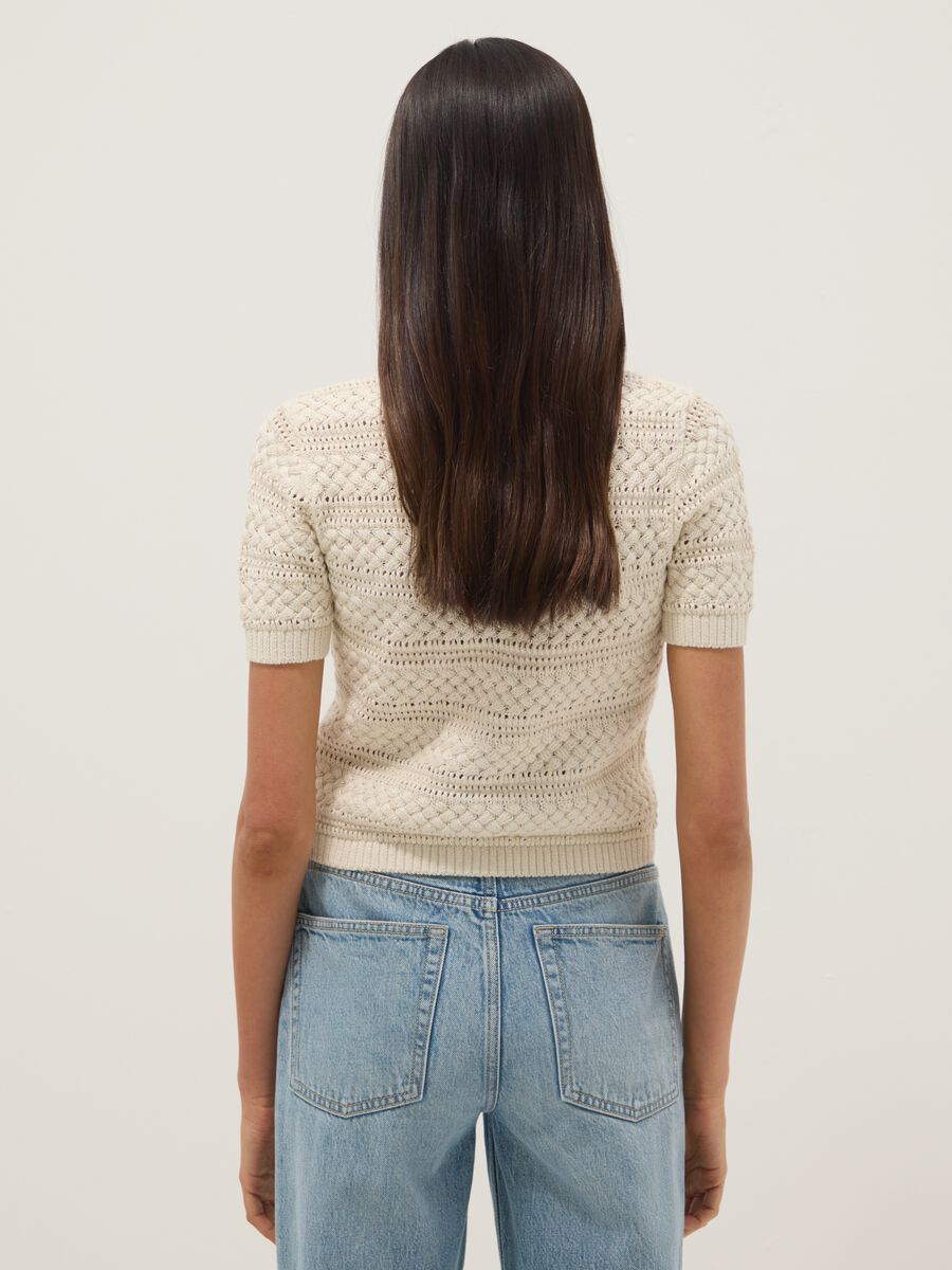 Weisse Strickjacke aus Baumwollmix in Regular Fit mit Lochstrickmuster_3