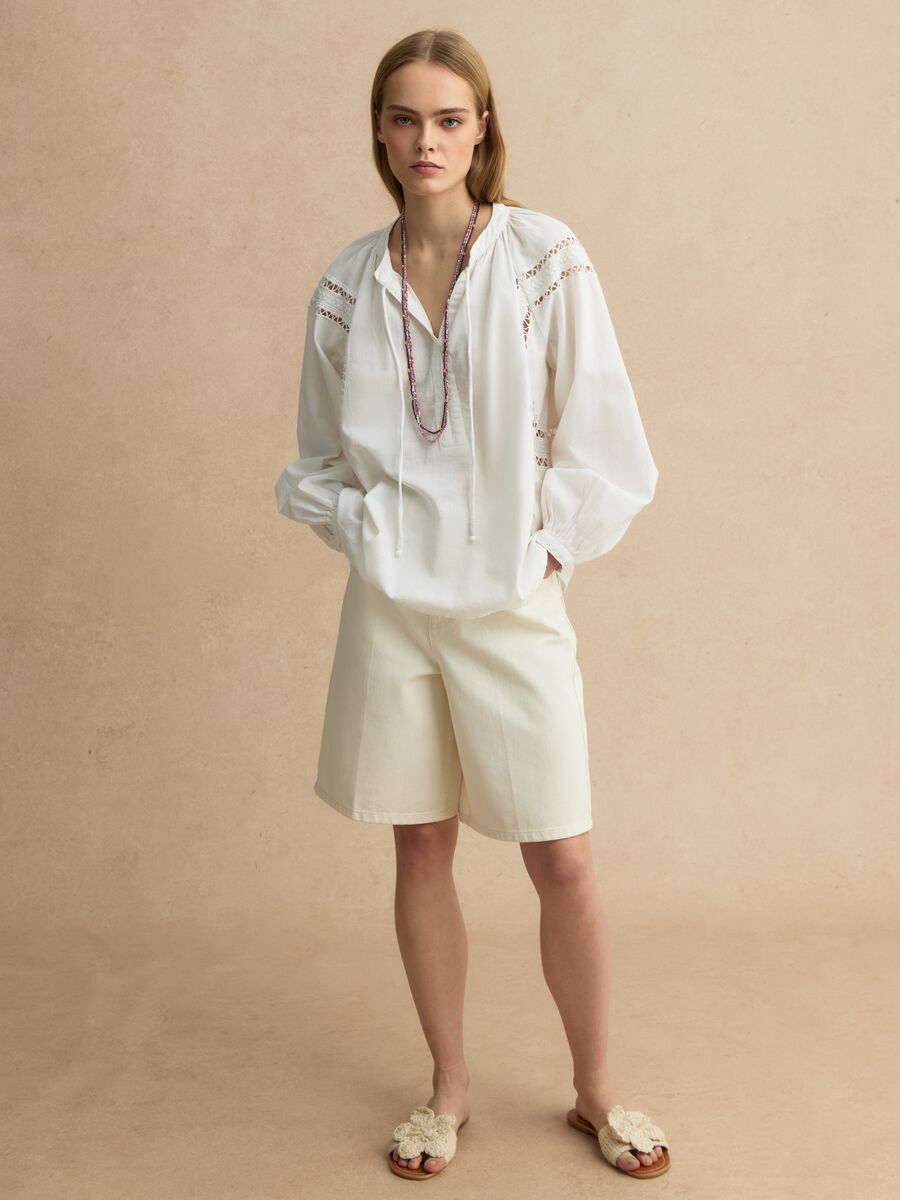 Wei&szlig;e Bluse im Regular Fit aus Baumwolle-Leinen-Mix mit Lochmuster_1