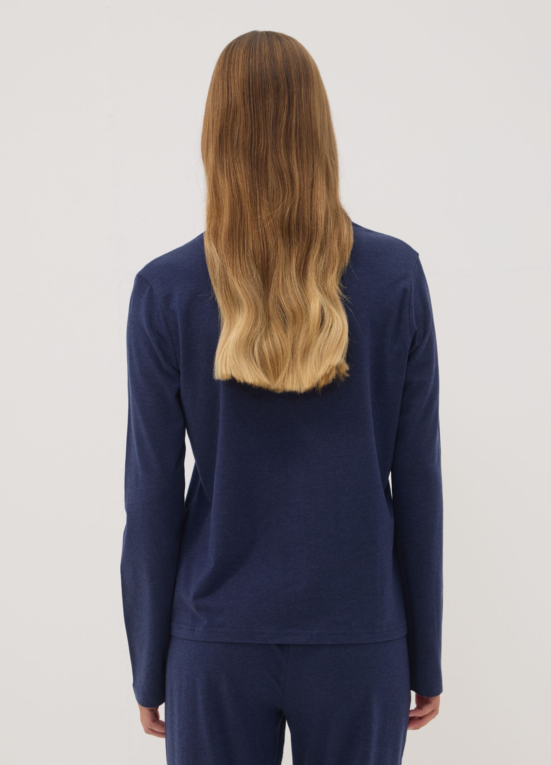 Blue V-neck pyjama top in stretchy cotton, lyocell and wool