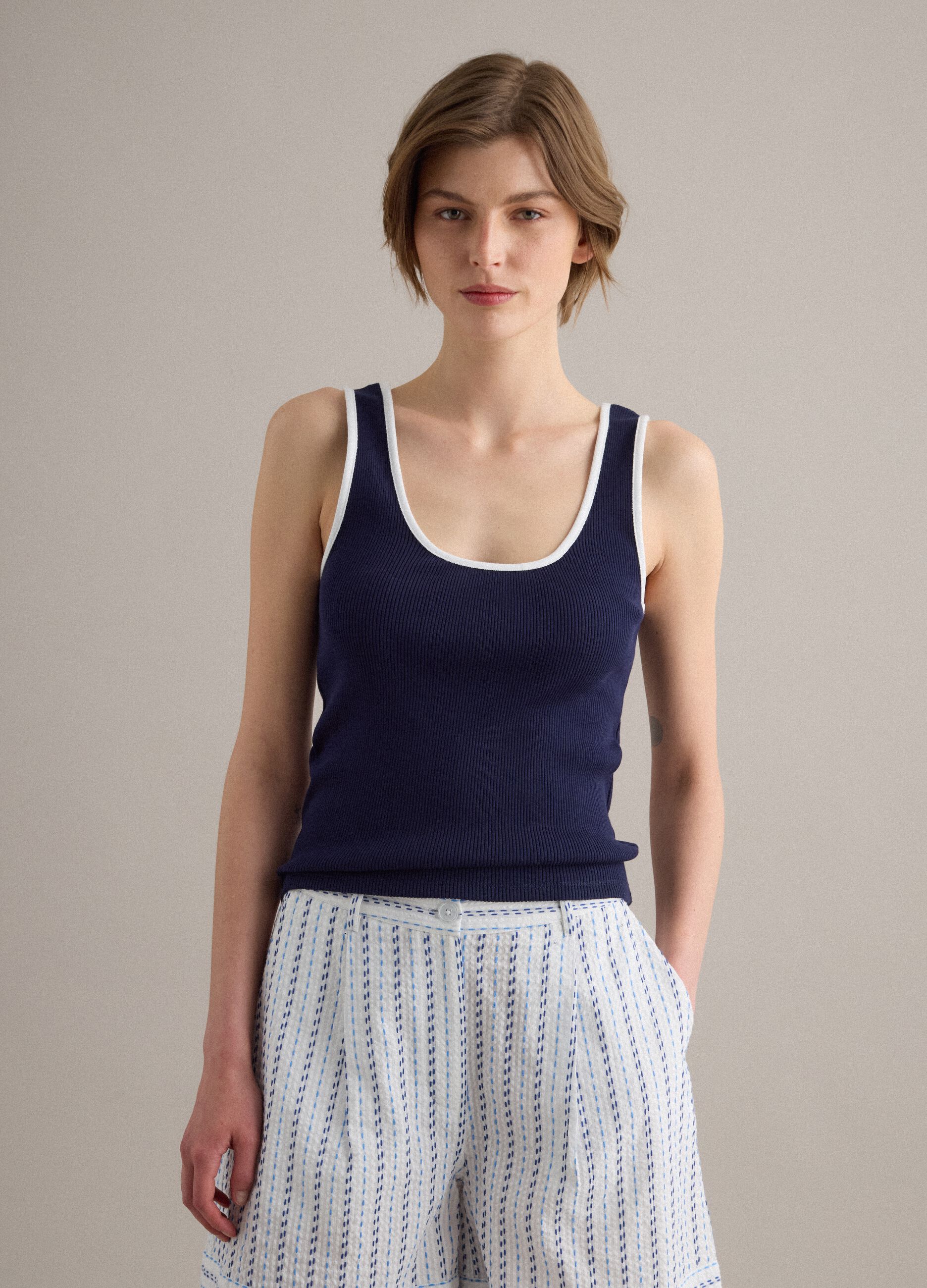 Camiseta de tirantes azul de algod&oacute;n puro