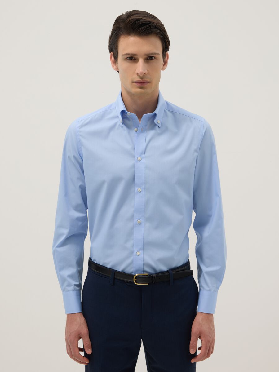 Camisa azul-clara slim fit de manga comprida com colarinho button-down_0
