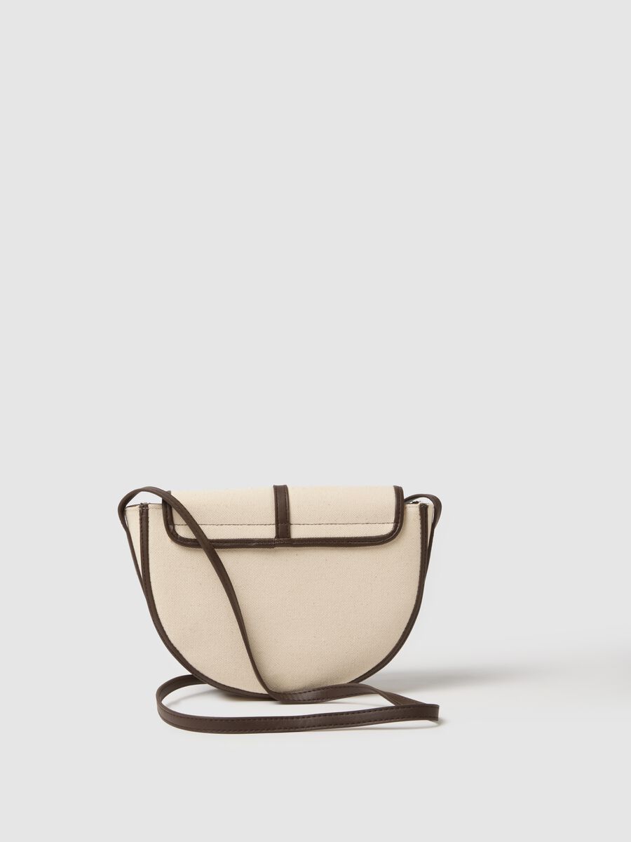 Bolso cruzado multicolor con hebilla dorada y correa ajustable_1