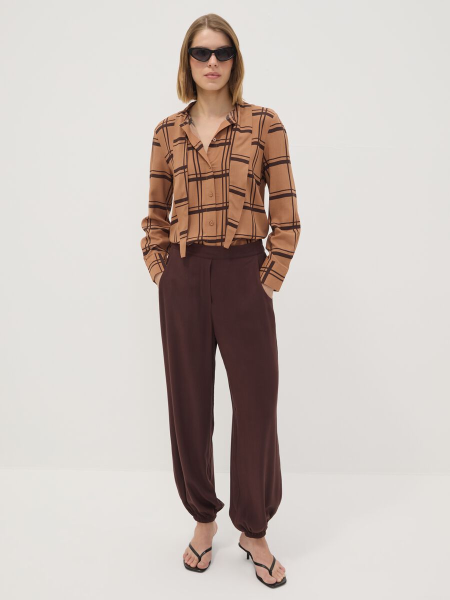 Brown checked pure viscose shirt with neck tie, regular fit_2
