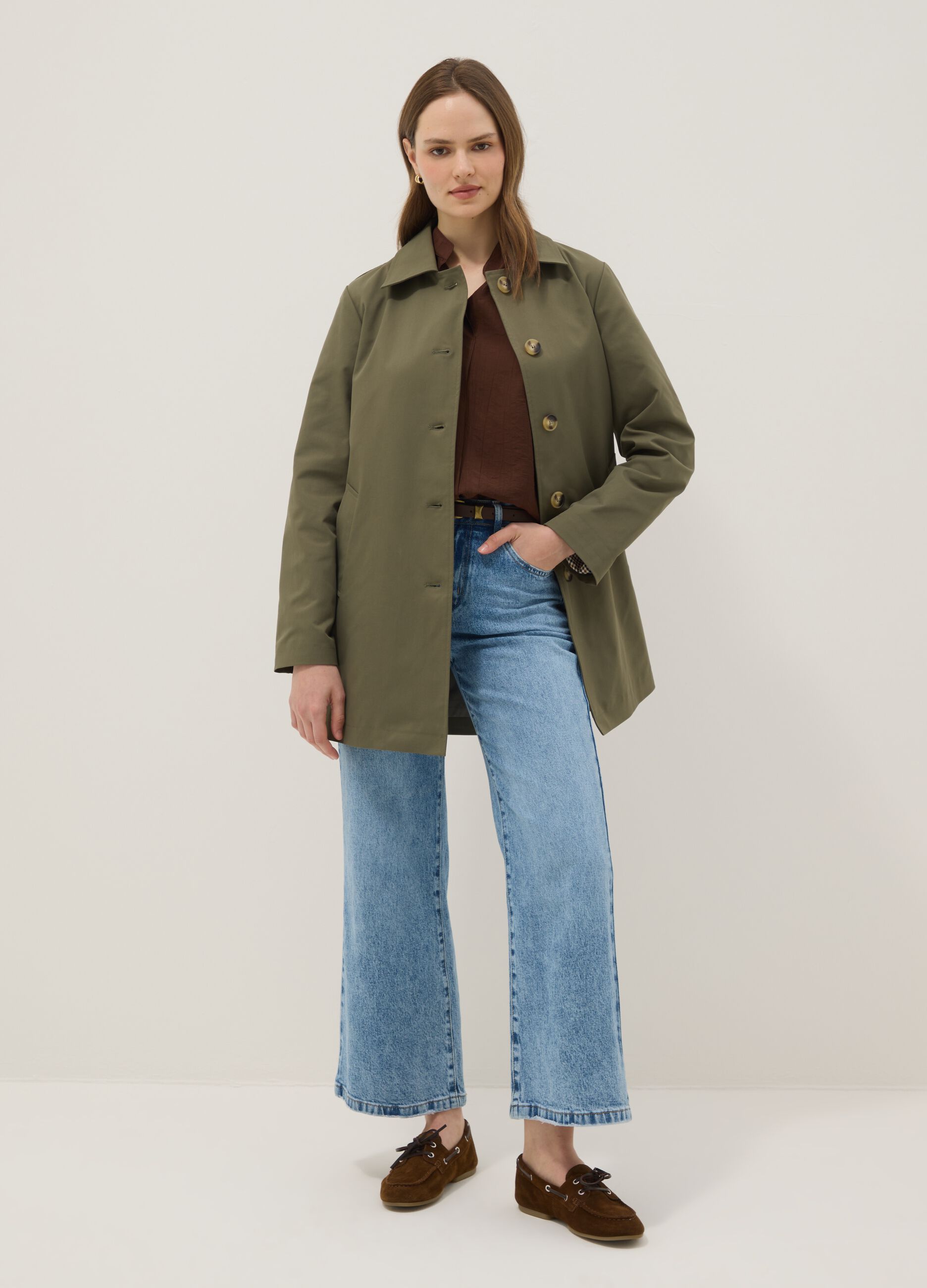 Green jacket with collar and buttons