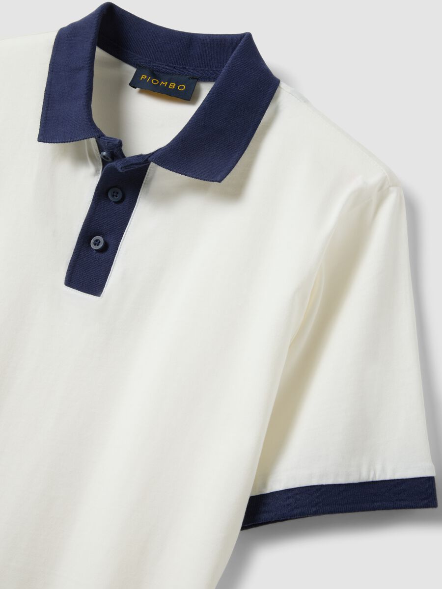 White pure cotton polo shirt with contrasting collar_1