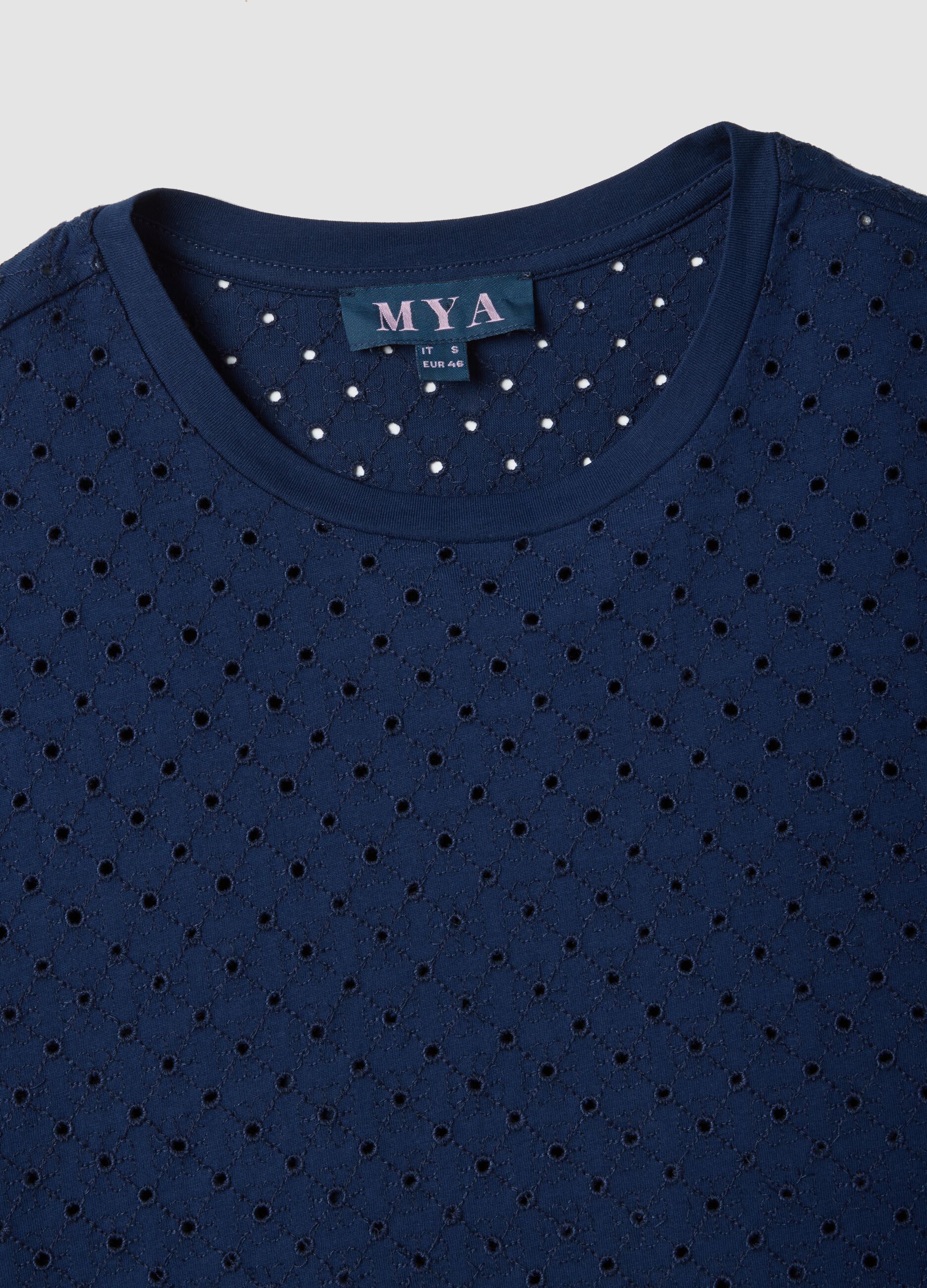 &Mu;&pi;&lambda;&epsilon; T-shirt &alpha;&pi;ό &beta;&alpha;&mu;&beta;&alpha;&kappa;&epsilon;&rho;ό &mu;ί&gamma;&mu;&alpha; &mu;&epsilon; &delta;&iota;ά&tau;&rho;&eta;&tau;&eta; ύ&phi;&alpha;&nu;&sigma;&eta;