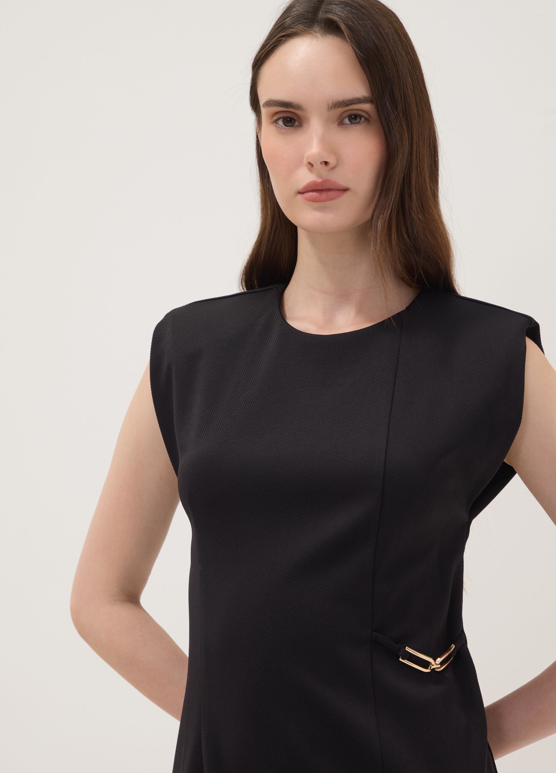 Schwarzes Midikleid aus Stretchstoff, Slim Fit