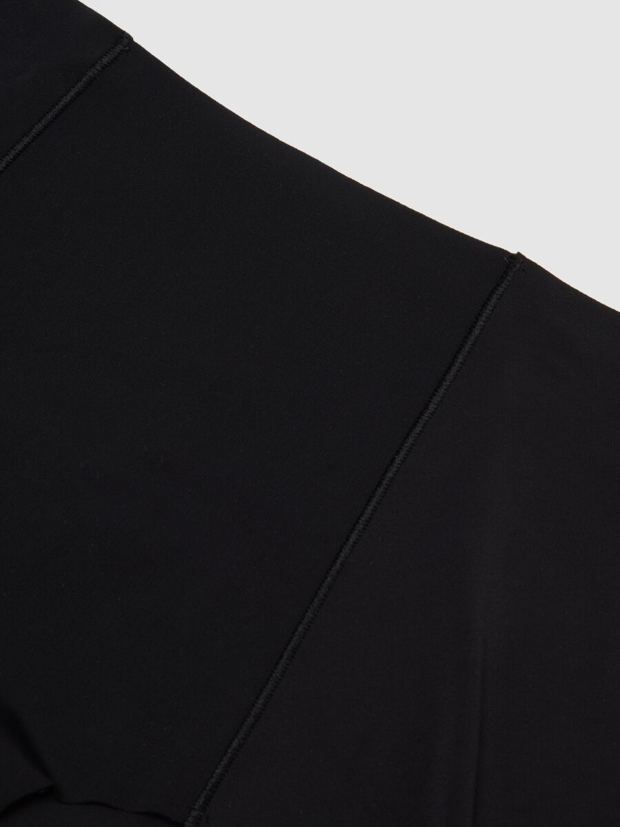 High-waisted black briefs_1