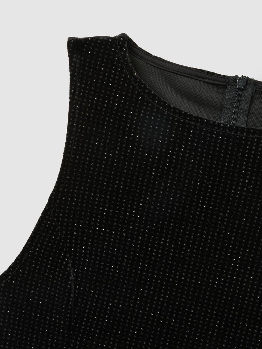 Black short sleeveless velour dress, regular fit_5