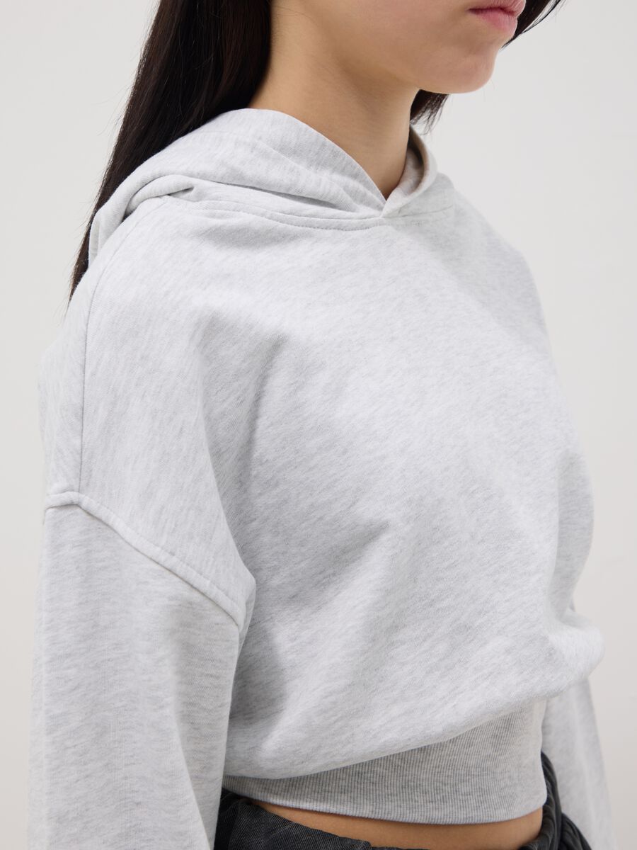 Grey pure cotton hoodie for girls with relaxed fit_1