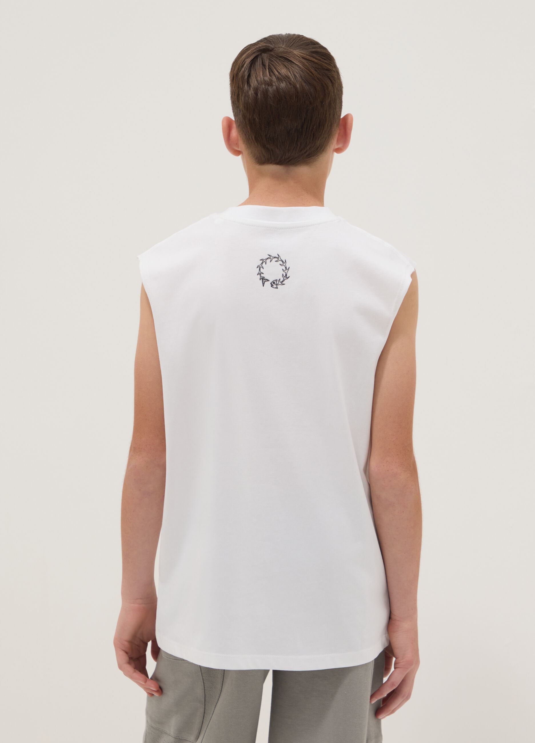White pure cotton oversized-fit vest for boys