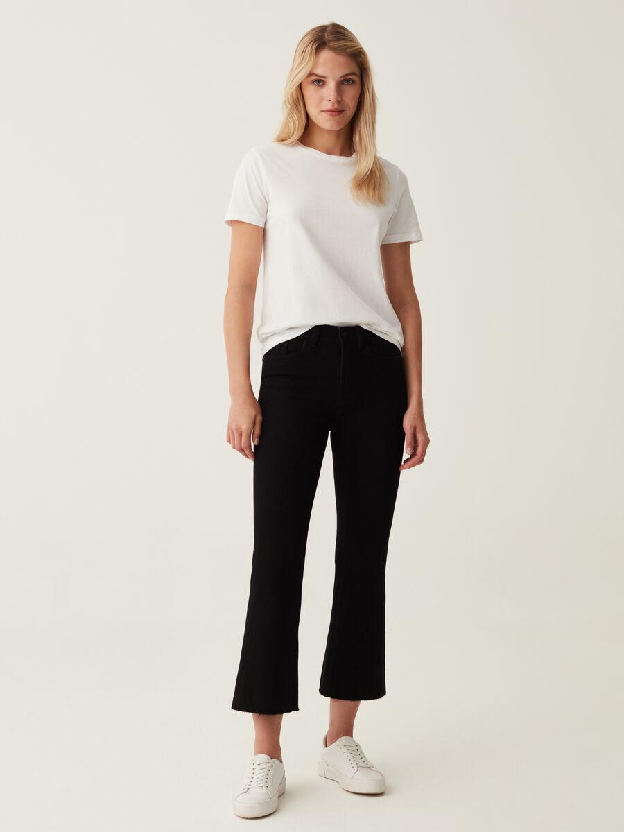 Flare-fit cropped jeans with raw edging_0