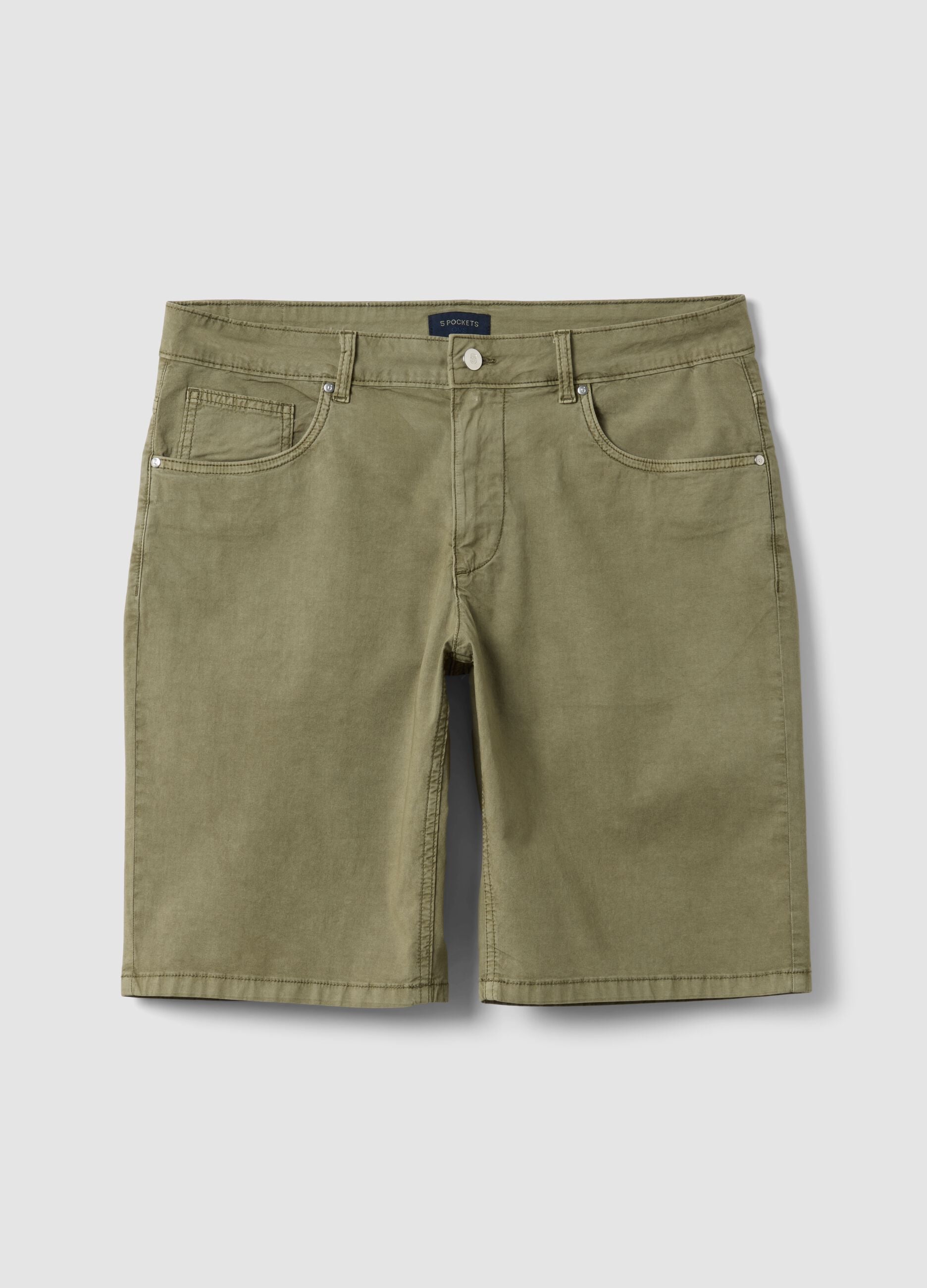 Gr&uuml;ne Bermuda-Shorts aus Stretch-Baumwolle im Five-Pocket-Style