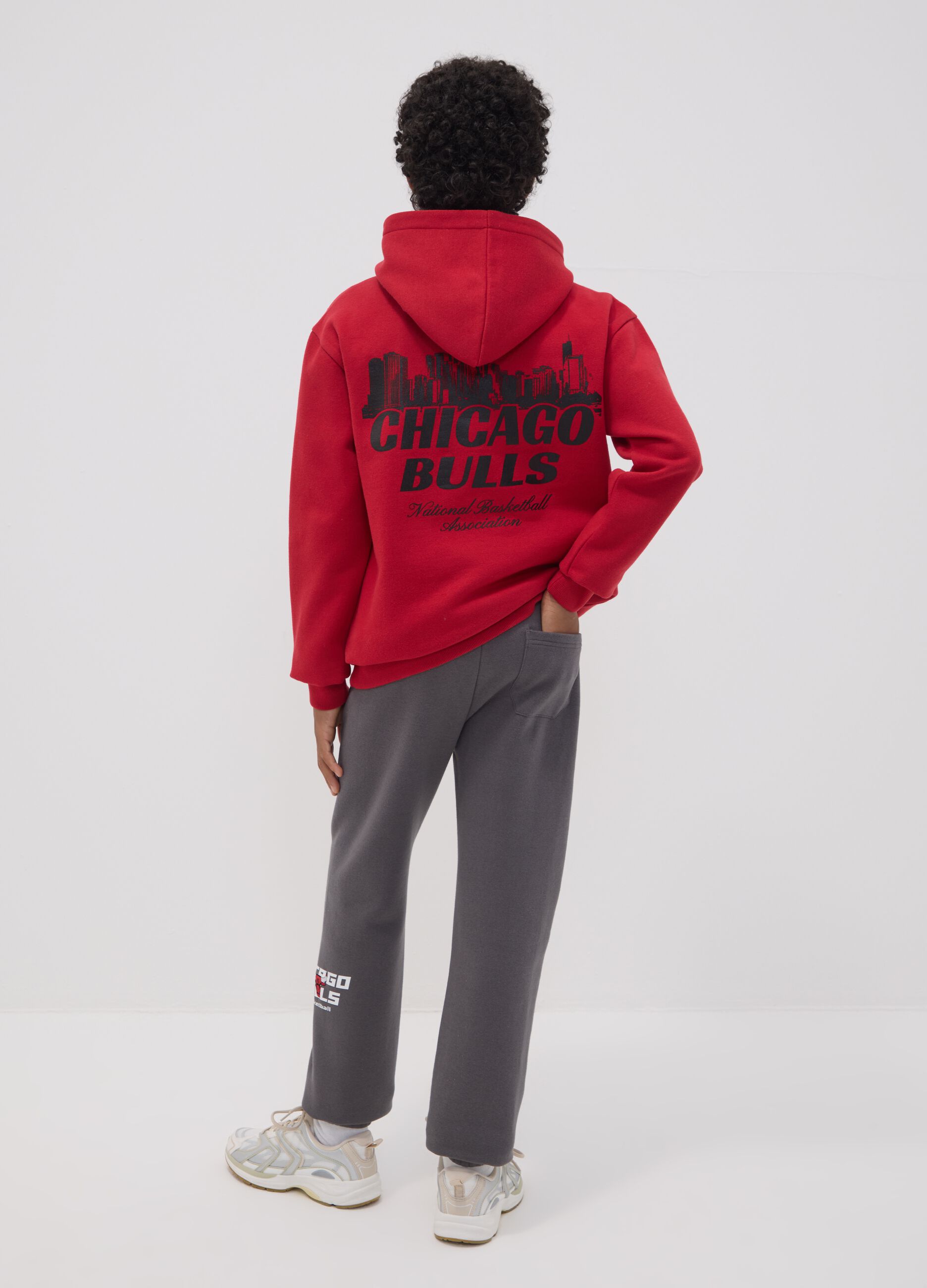 Graue Jogginghose aus Baumwollmischung mit Chicago Bulls Print