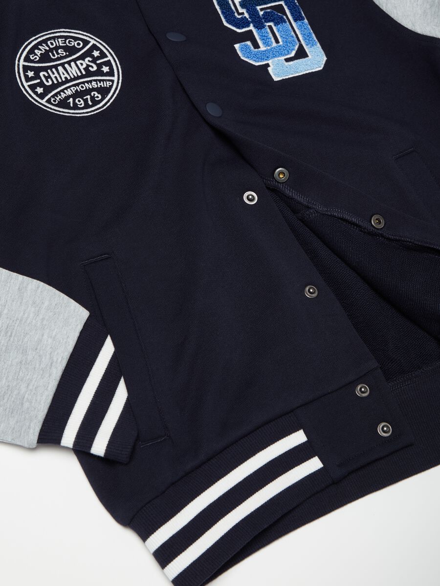 Felpa varsity in French Terry con patch_2
