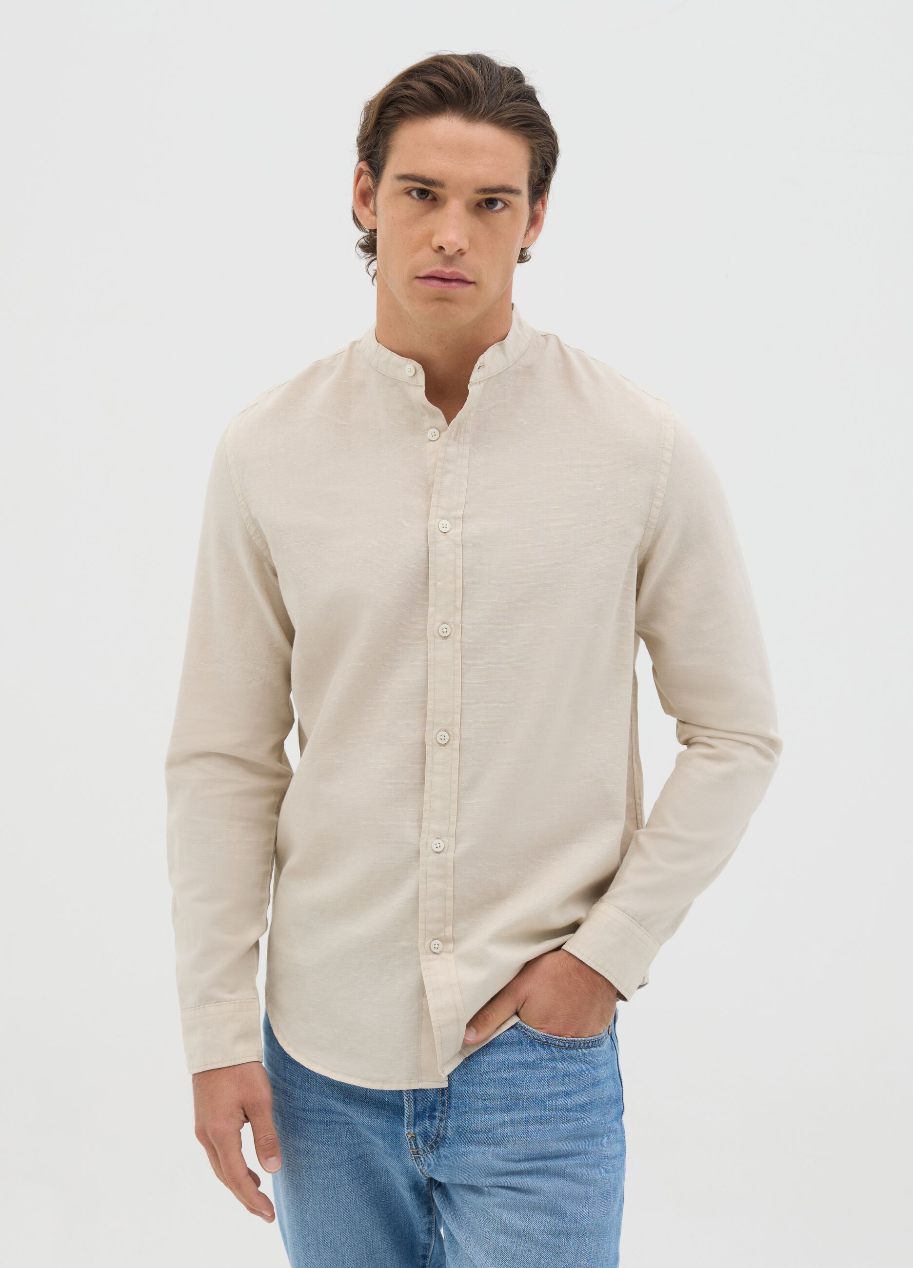 Men&rsquo;s beige cotton and linen shirt with regular fit