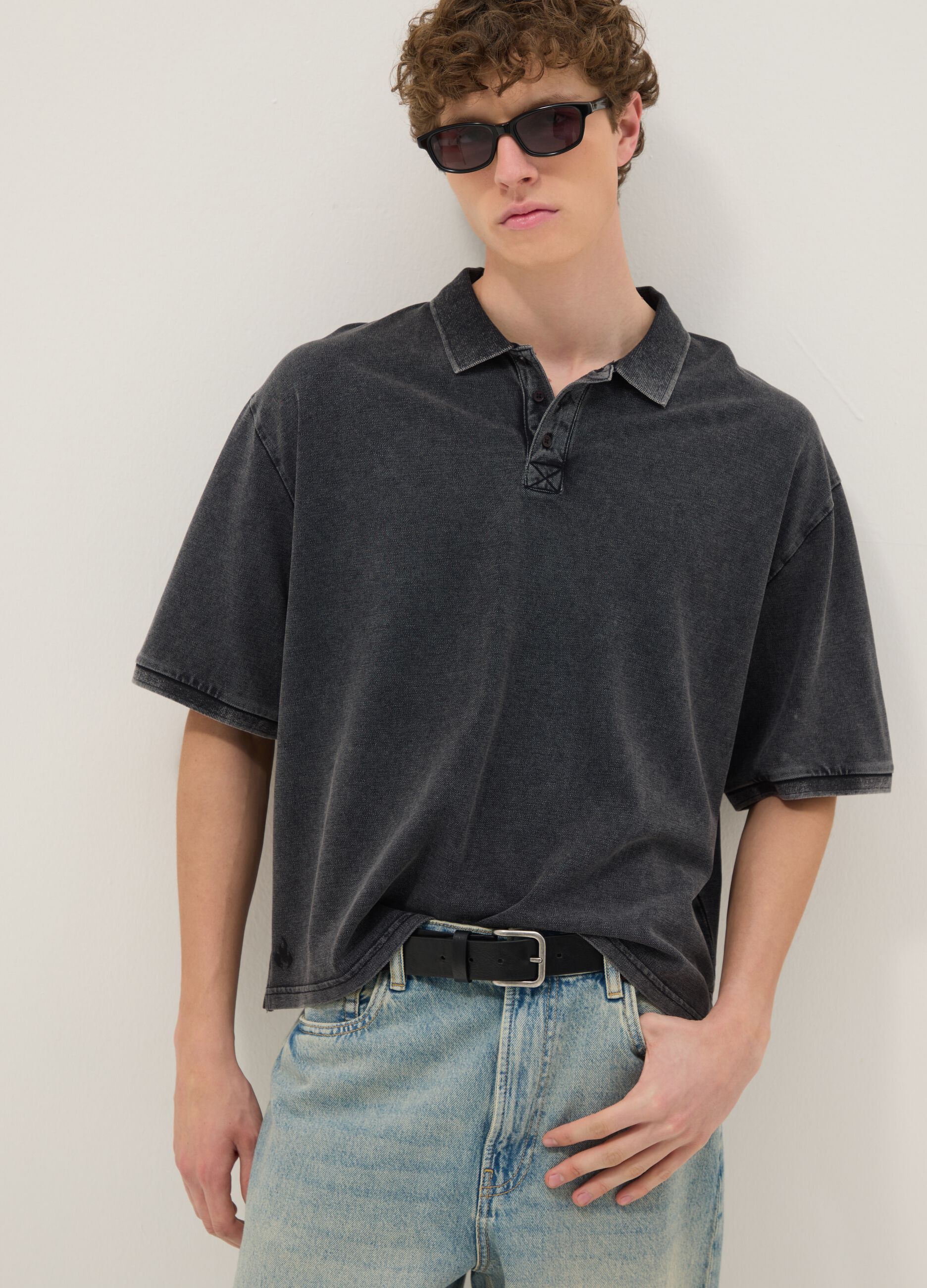 &Mu;&alpha;ύ&rho;&omicron; &kappa;&omicron;&nu;&tau;&omicron;&mu;ά&nu;&iota;&kappa;&omicron; &pi;ό&lambda;&omicron; &alpha;&pi;ό &kappa;&alpha;&theta;&alpha;&rho;ό &beta;&alpha;&mu;&beta;ά&kappa;&iota;, &kappa;&alpha;&nu;&omicron;&nu;&iota;&kappa;ή &epsilon;&phi;&alpha;&rho;&mu;&omicron;&gamma;ή