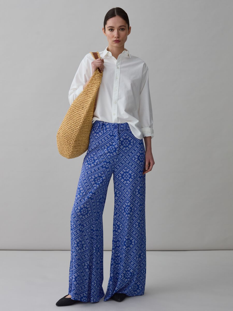 Flare-fit trousers in viscose with print_0
