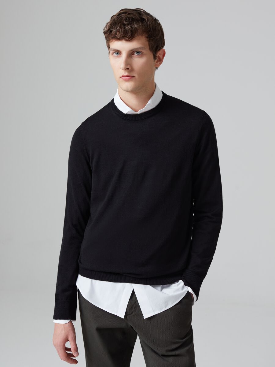 Merino wool pullover with round neck_0