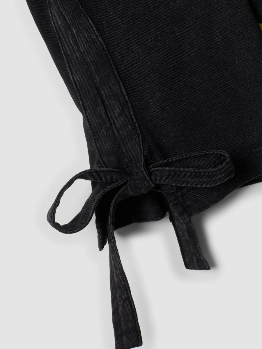 Camiseta negra de algod&oacute;n puro con estampado Nirvana, corte regular_5