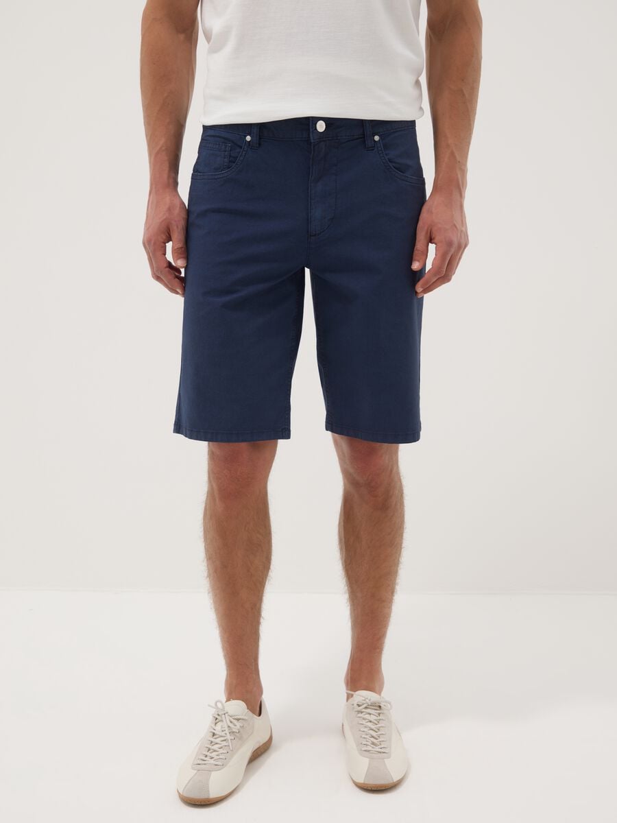 Blue stretch cotton five-pocket Bermuda shorts_2