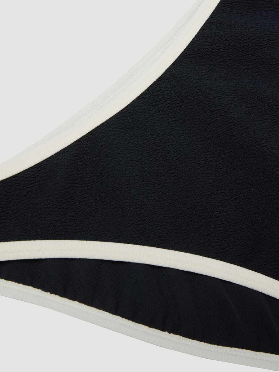 Schwarze Stretch-Bade-Slips mit wei&szlig;er Paspel_1