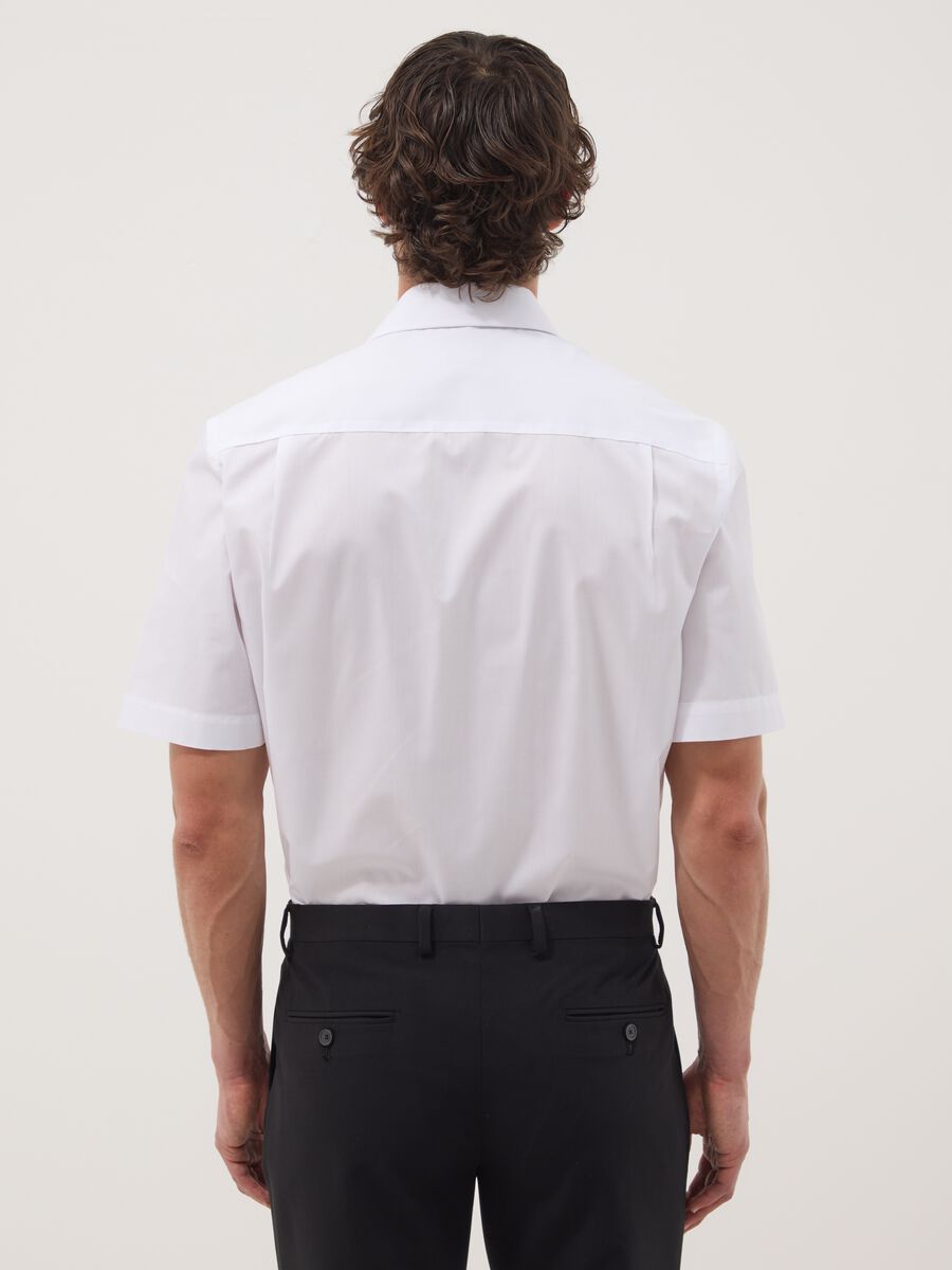 White regular-fit short-sleeve shirt with classic collar_2