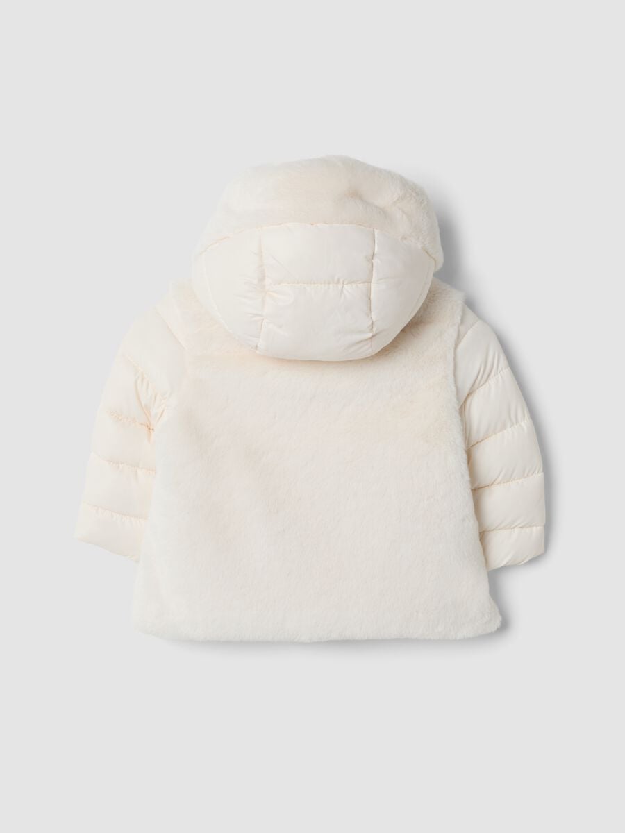 Giacca rosa imbottita con cappuccio ed effetto peluche_1