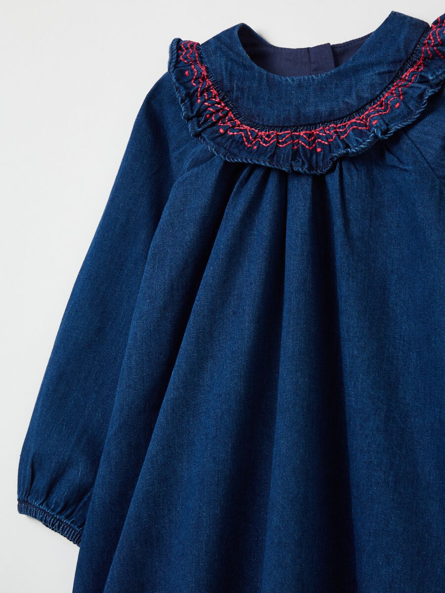 Denim dress with embroidery and flounce_2