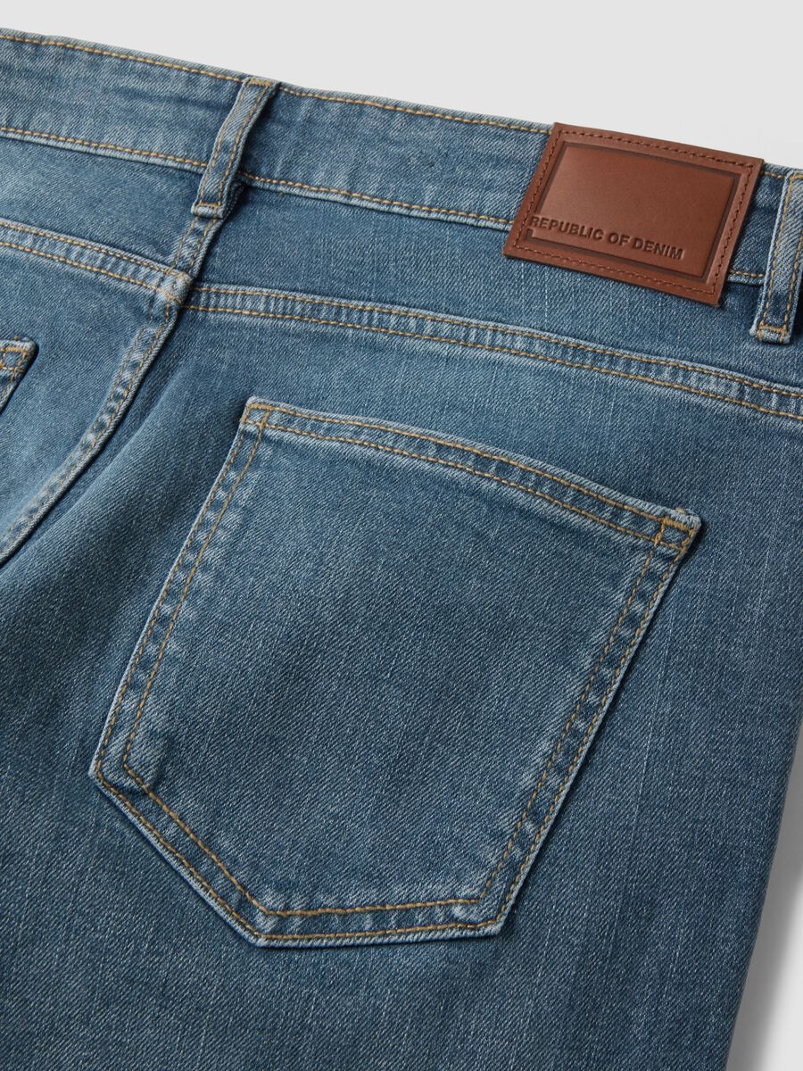 Mid-wash slim-fit stretch cotton jeans_1