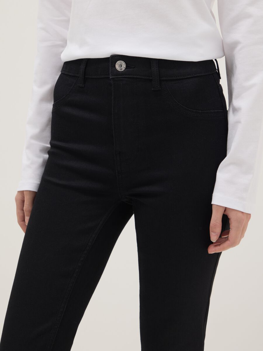 Black Cotton Blend Flare Fit Jeans_3