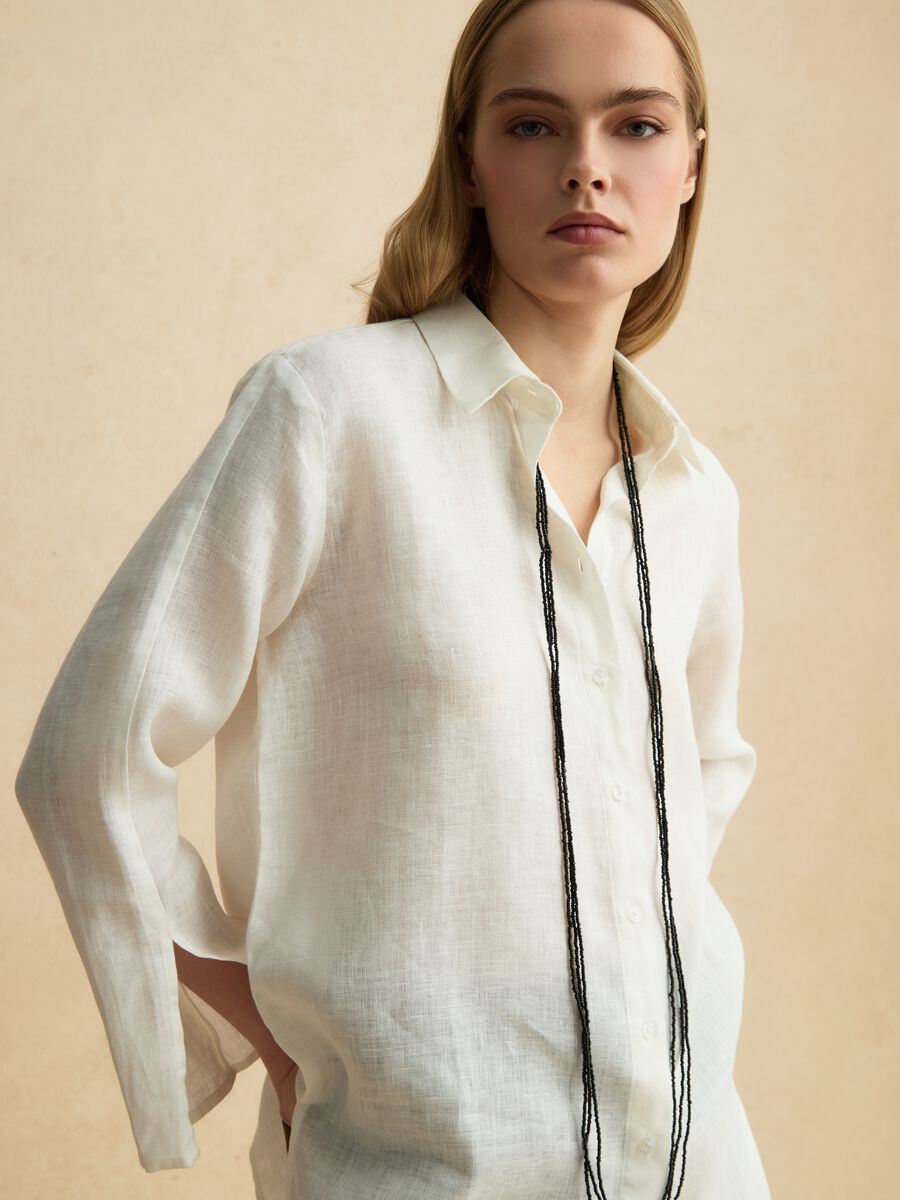 Camisa blanca de lino puro con corte oversize_0