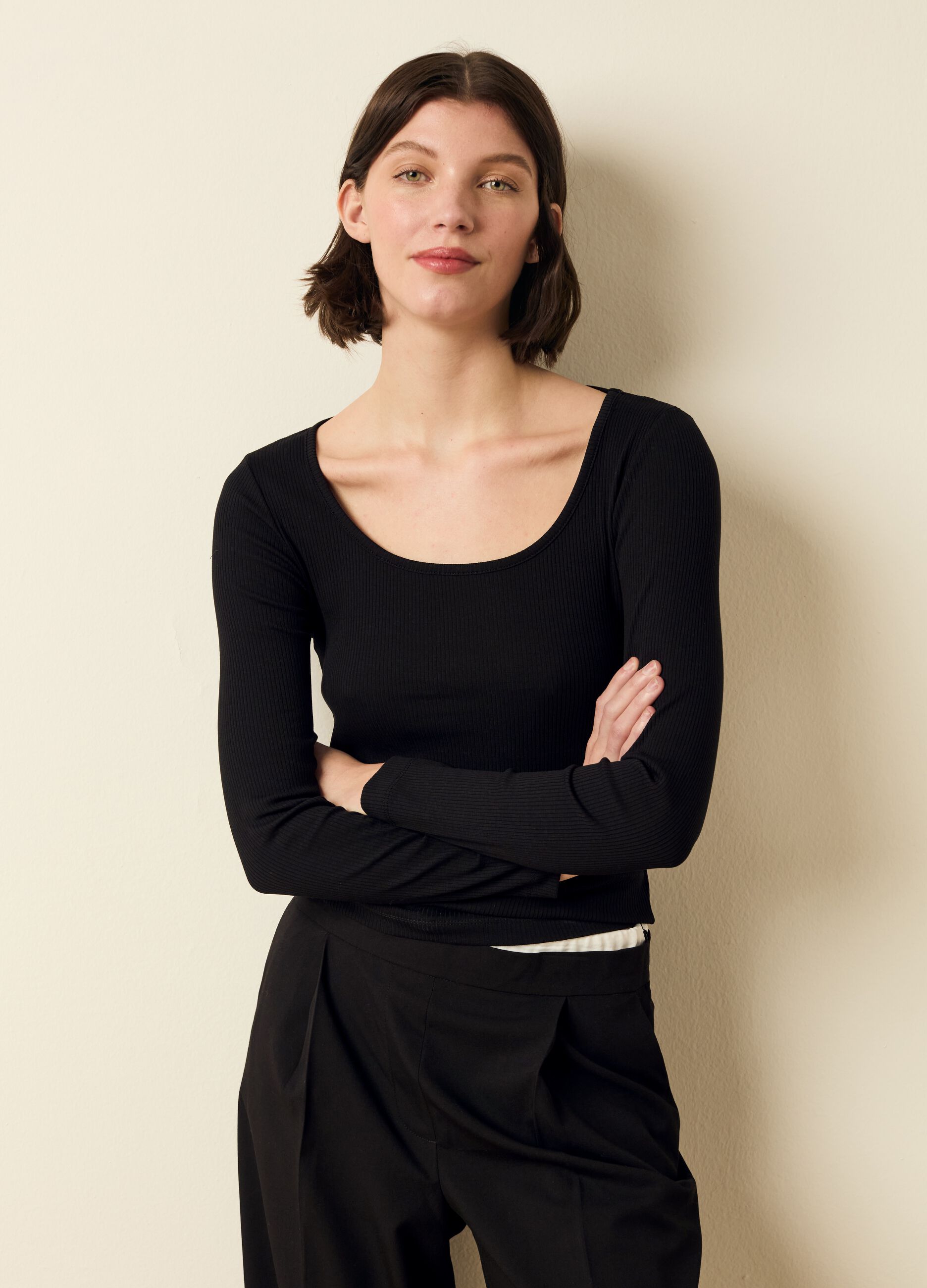 Ribbed T-shirt with long sleeves