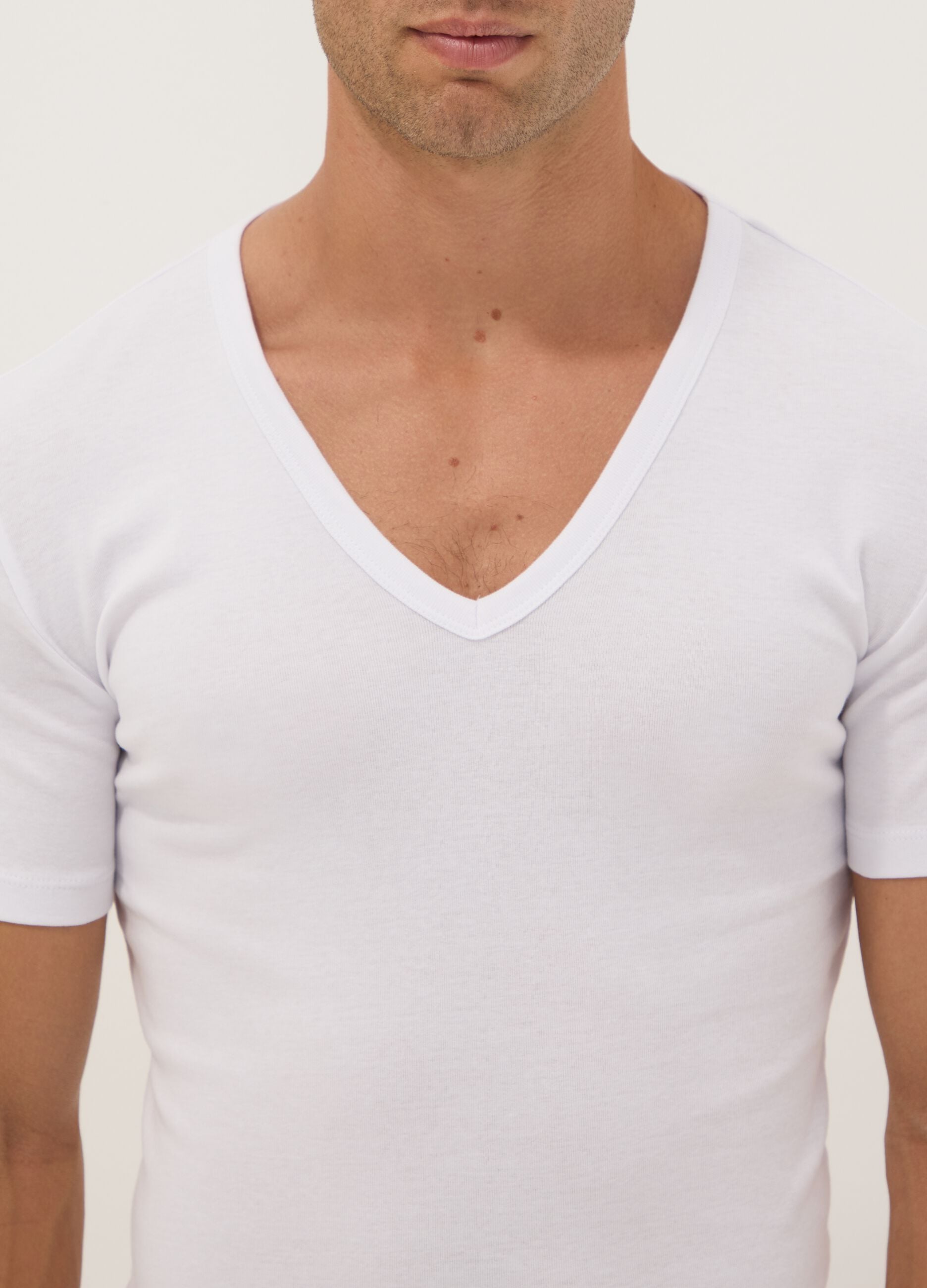 2-pack of white organic cotton T-shirts with deep V-neck
